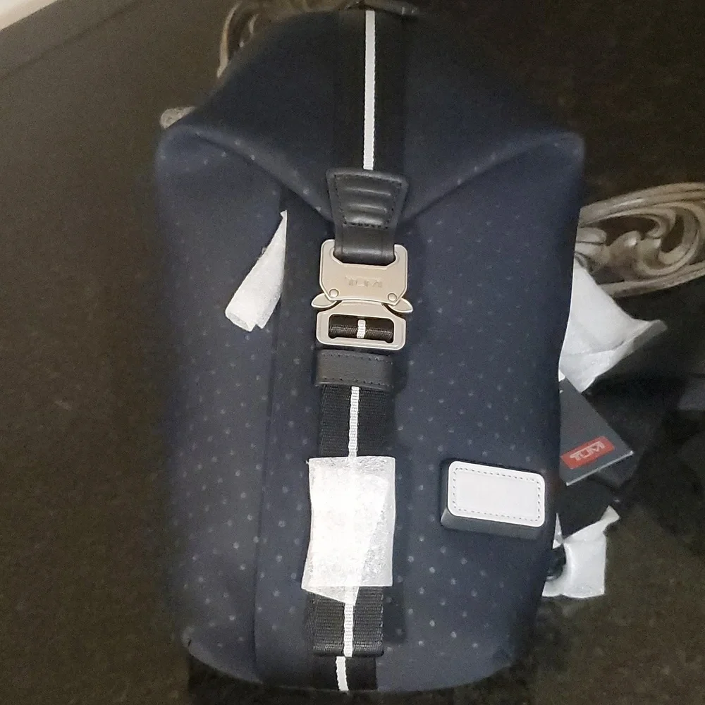 NWT Tumi Tahoe Bozman Sling Bag in Ink